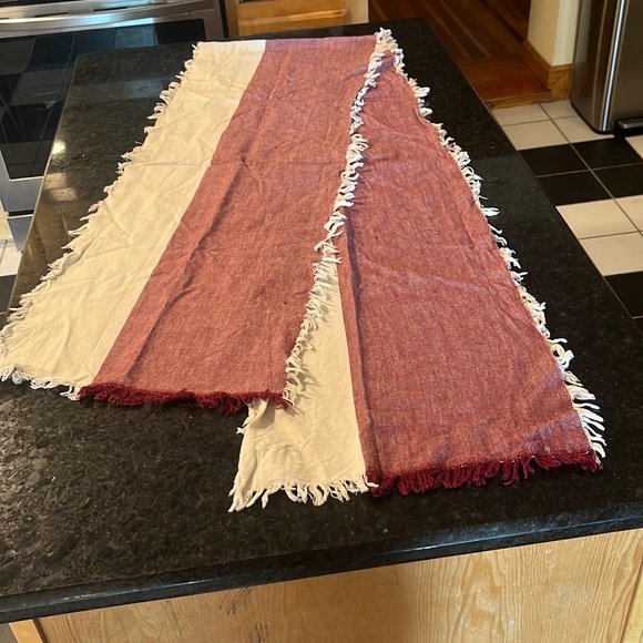 Long table runner - Picture 2 of 5